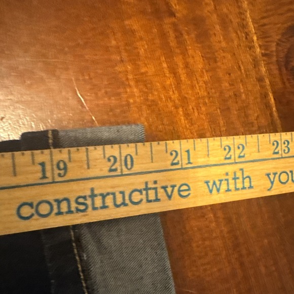 Levi Strauss Signature Gold Women's Mid Rise Capri‎ Jeans Dark Wash Sz 16 W33 - Picture 6 of 8